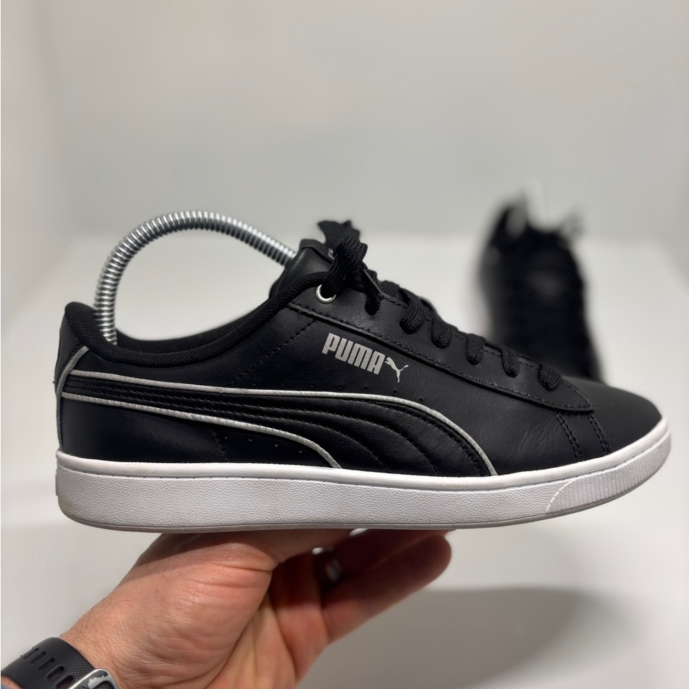 Puma Black Leather Sneakers Women’s 7.5 Classic Low Top White Sole Casual Shoes - Picture 11 of 13